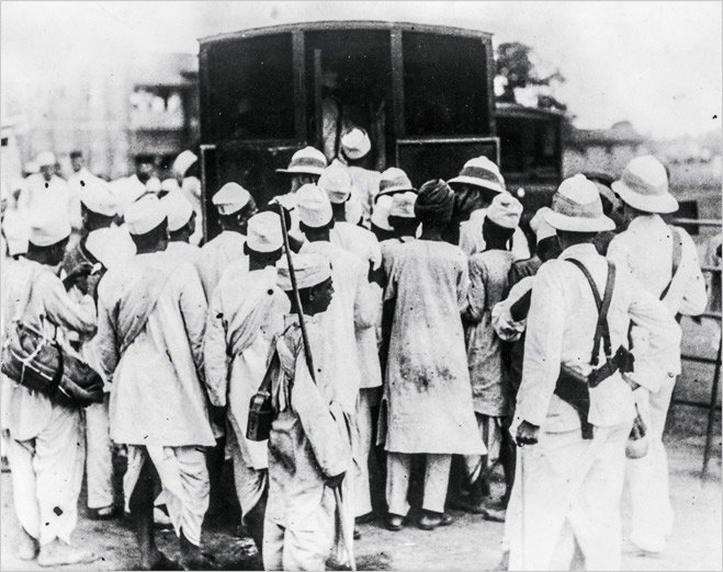 Арест участников Соляного похода в Бомбее. 1930 год Арест участников Соляного похода в Бомбее. 1930 год